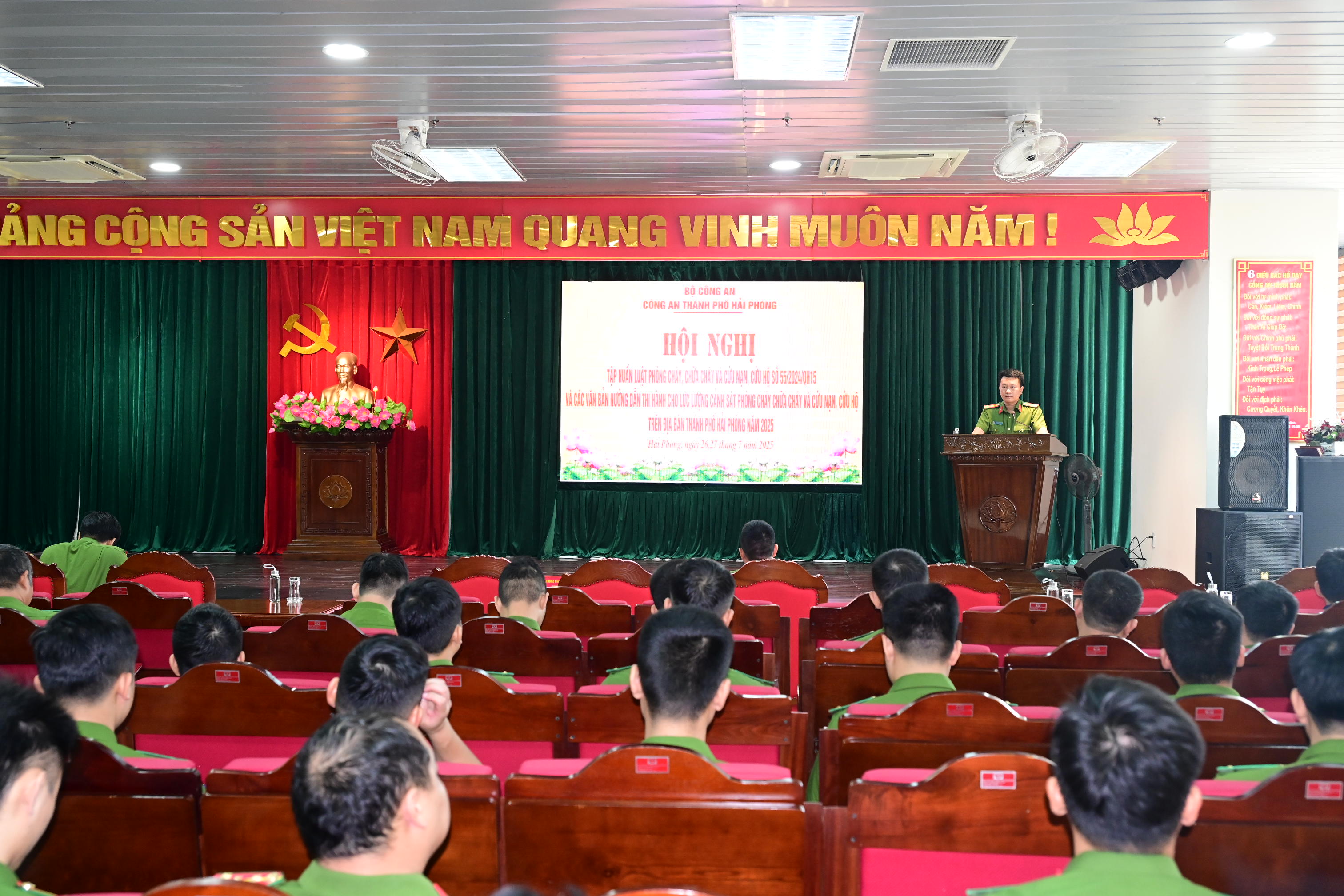 Tập huấn nâng cao trách nhiệm, chuẩn hoá năng lực PCCC và CNCH cho Công an các cấp